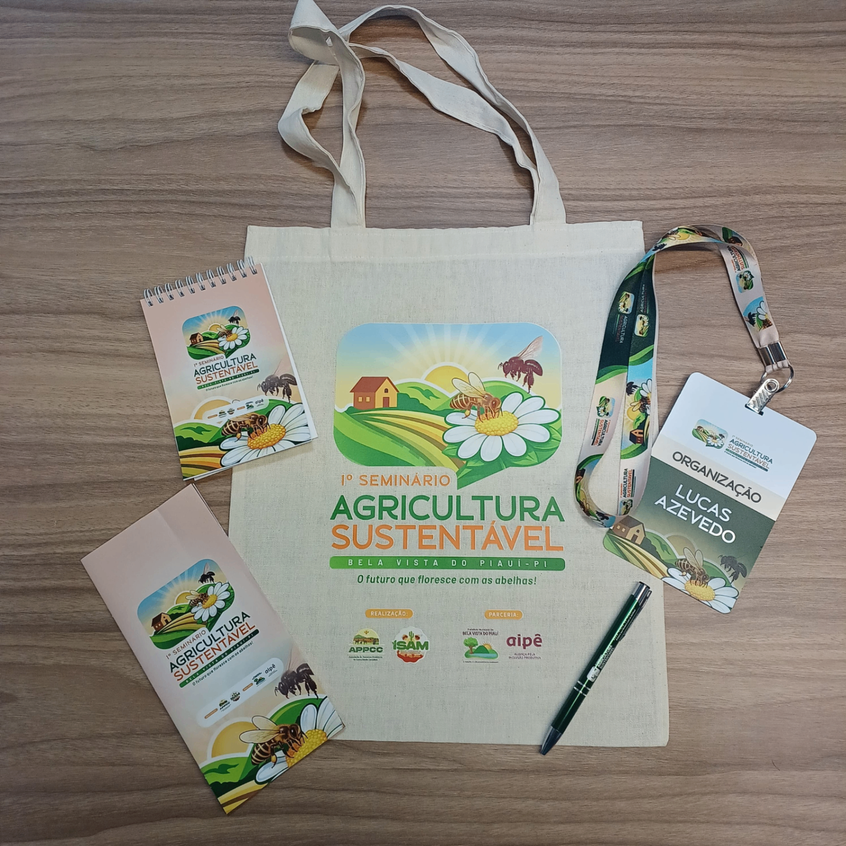 Kit de evento com ecobag em algodão cru, credencial com cordão personalizado, caderneta e caneta